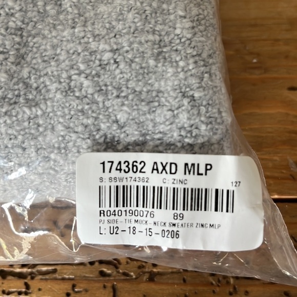 Nwt J. Jill Pure Jill Women’s Gray Mock Neck Side Tie Boucle Sweater Zinc MP/LP - Picture 16 of 16